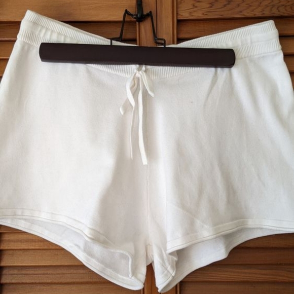 Lounge set ivory cardigan and shorts - Picture 4 of 5